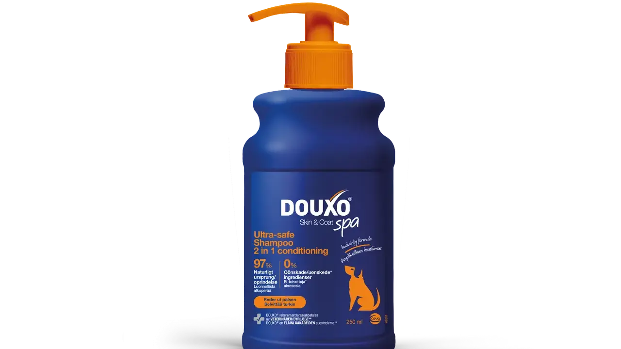DOUXO® Ultra-safe Shampoo 2 in 1 conditioning för hund. En hudvänlig formula som hjälper till att reda ut pälsen och bibehålla hundens ph balans.