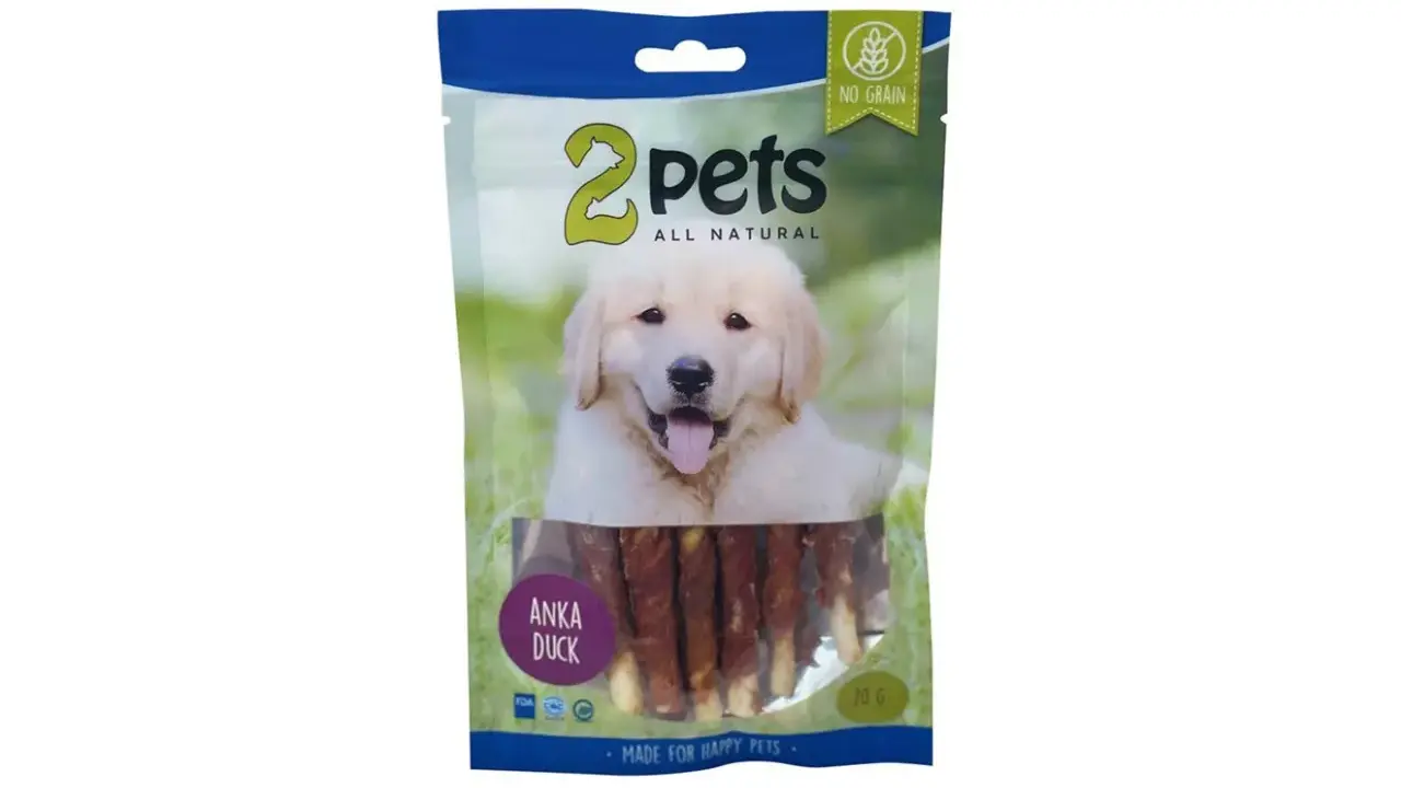 2pets tuggrulle med anka, utan spannmål. En glad hundvalp tittar fram på förpackningen. Perfekt för glada husdjur.