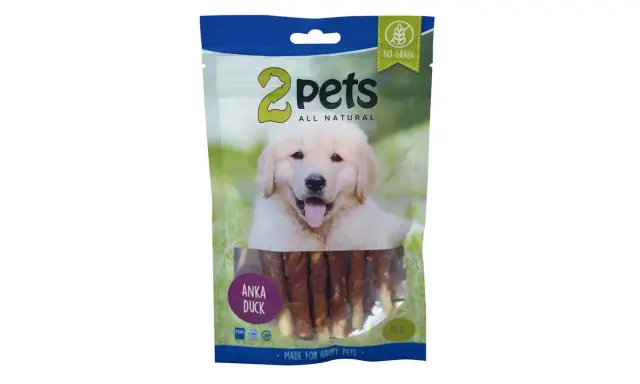 2pets tuggrulle med anka, utan spannmål. En glad hundvalp tittar fram på förpackningen. Perfekt för glada husdjur.